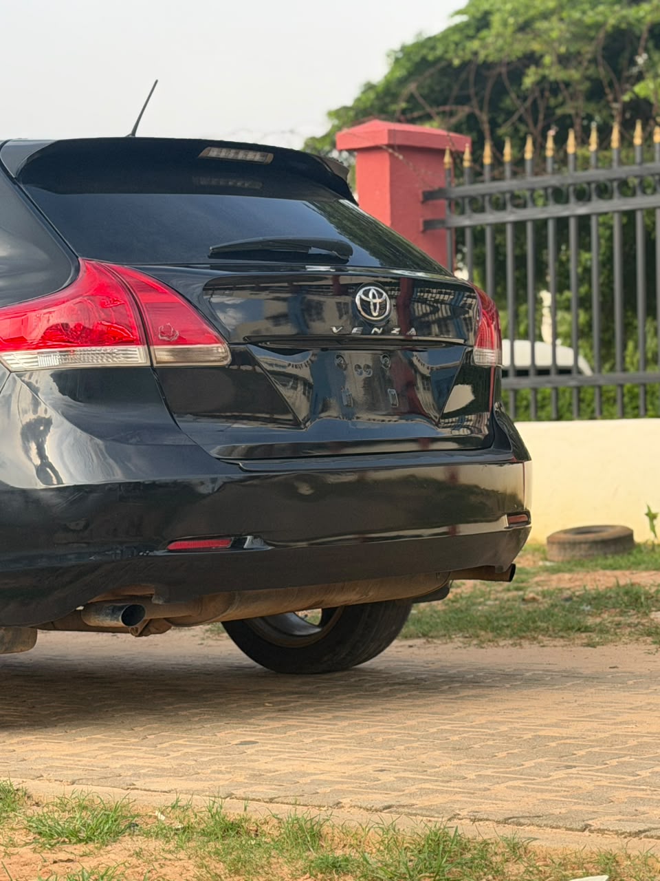 
								HIGHEST GRADE TOYOTA VENZA 2010 MODEL IN FULL OPTION, DOUBLE PANORAMIC VIEWS, POWER BOOT, KEYLESS, REVISED CAMERA 📷, UNTEMPERED ENGINE AND GEAR, AC CHILLING GOING FOR 10.5M, ABUJA full									