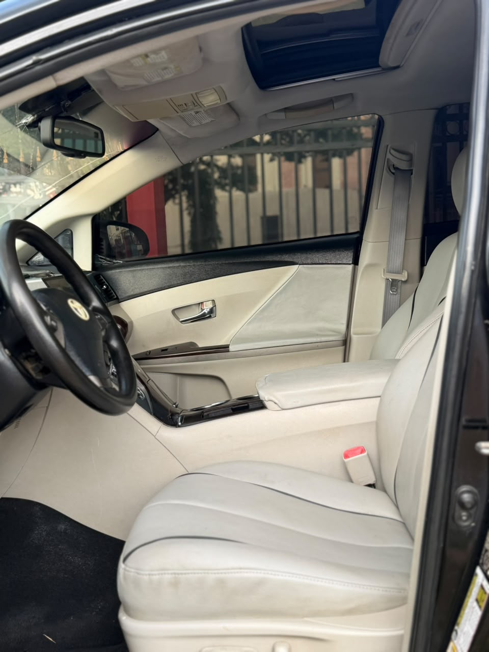 
								HIGHEST GRADE TOYOTA VENZA 2010 MODEL IN FULL OPTION, DOUBLE PANORAMIC VIEWS, POWER BOOT, KEYLESS, REVISED CAMERA 📷, UNTEMPERED ENGINE AND GEAR, AC CHILLING GOING FOR 10.5M, ABUJA full									