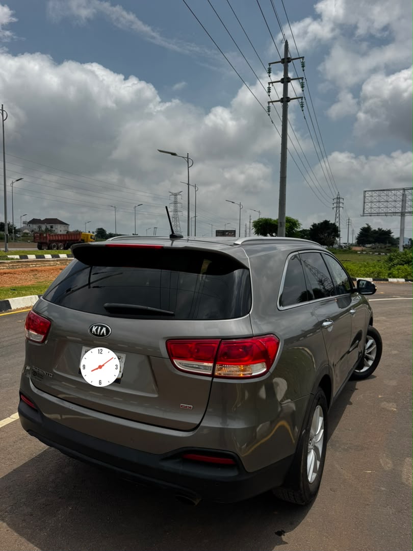
								Giveaway Deal‼️‼️‼️ Foreign Used 2015 Kia Sorento car is in pristine condition (Key Entry & Back Ac Vent) with 2026 fully paid duty going for just 14.5m with our sambo (moveable) Lugbe Abuja📍 ZERO CHAIN DEAL full									