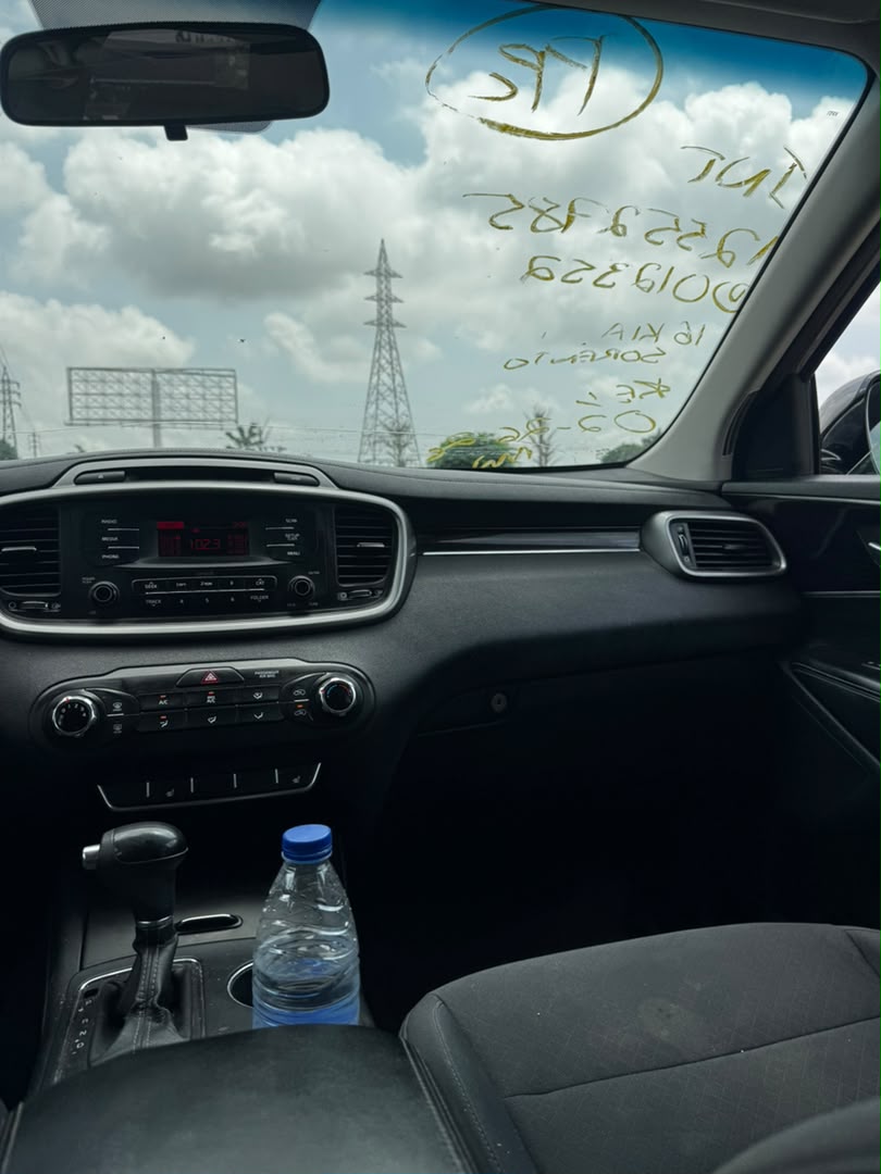 
								Giveaway Deal‼️‼️‼️ Foreign Used 2015 Kia Sorento car is in pristine condition (Key Entry & Back Ac Vent) with 2026 fully paid duty going for just 14.5m with our sambo (moveable) Lugbe Abuja📍 ZERO CHAIN DEAL full									