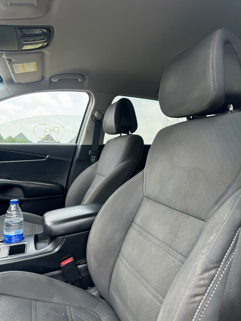 
								Giveaway Deal‼️‼️‼️ Foreign Used 2015 Kia Sorento car is in pristine condition (Key Entry & Back Ac Vent) with 2026 fully paid duty going for just 14.5m with our sambo (moveable) Lugbe Abuja📍 ZERO CHAIN DEAL full									