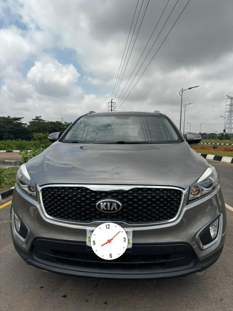 Giveaway Deal‼️‼️‼️ Foreign Used 2015 Kia Sorento car is in pristine condition (Key Entry & Back Ac Vent) with 2026 fully paid duty going for just 14.5m with our sambo (moveable) Lugbe Abuja📍 ZERO CHAIN DEAL