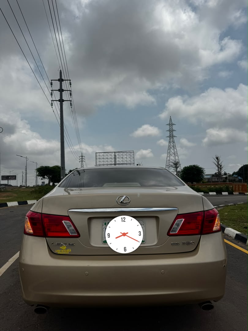 
								Giveaway Deal‼️‼️‼️ Grade A Carefully Used 2007 Es350 car is in pristine condition (Nothing To Fix) fullest option (Keyless, Back Ac Vent, Reverse Cam & Sunroof) with original duty going for just 7.6M Net with 100k sambo with me (Moveable) Lugbe Abuja📍 ZERO CHAIN DEAL full									