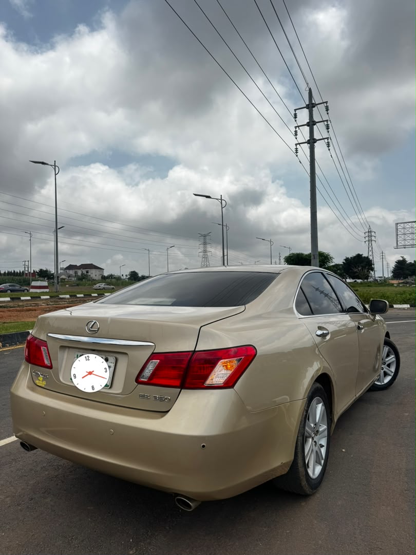 
								Giveaway Deal‼️‼️‼️ Grade A Carefully Used 2007 Es350 car is in pristine condition (Nothing To Fix) fullest option (Keyless, Back Ac Vent, Reverse Cam & Sunroof) with original duty going for just 7.6M Net with 100k sambo with me (Moveable) Lugbe Abuja📍 ZERO CHAIN DEAL full									