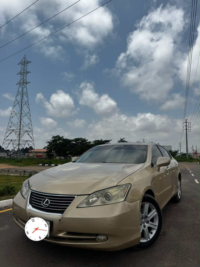 
								Giveaway Deal‼️‼️‼️ Grade A Carefully Used 2007 Es350 car is in pristine condition (Nothing To Fix) fullest option (Keyless, Back Ac Vent, Reverse Cam & Sunroof) with original duty going for just 7.6M Net with 100k sambo with me (Moveable) Lugbe Abuja📍 ZERO CHAIN DEAL full									