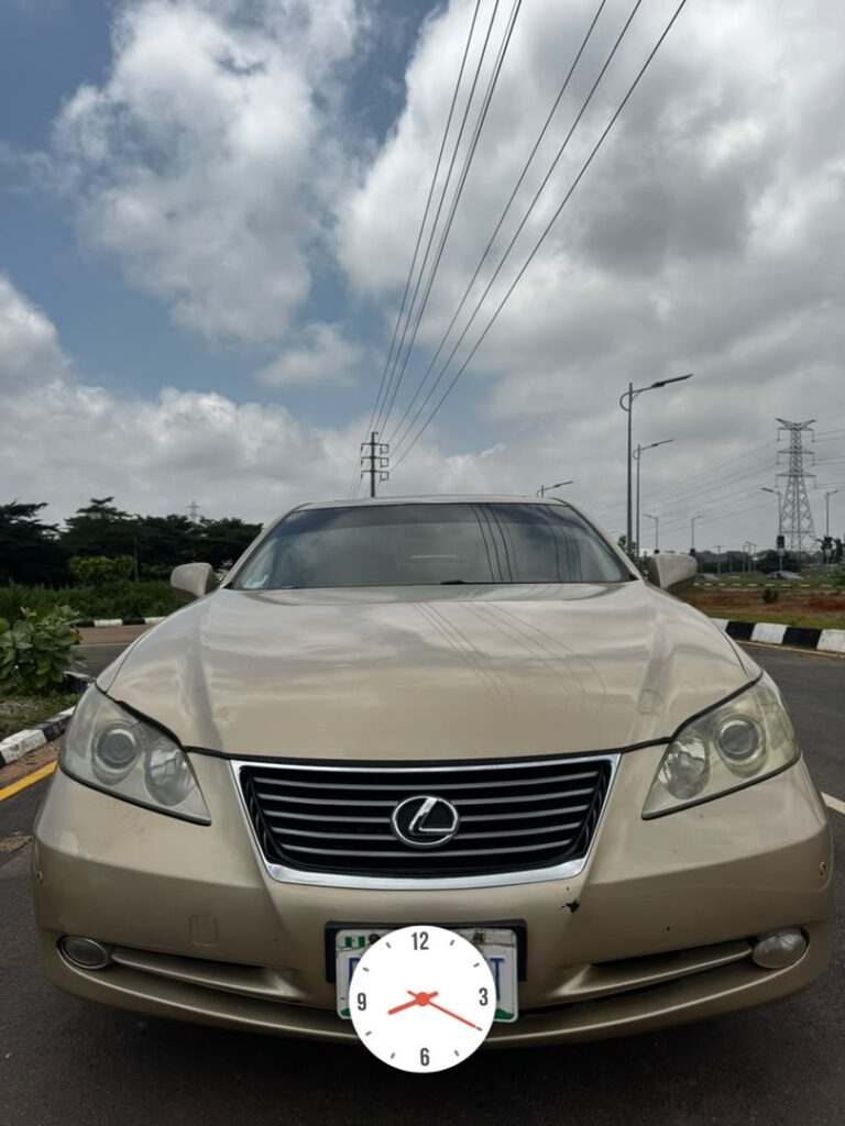Giveaway Deal‼️‼️‼️ Grade A Carefully Used 2007 Es350 car is in pristine condition (Nothing To Fix) fullest option (Keyless, Back Ac Vent, Reverse Cam & Sunroof) with original duty going for just 7.6M Net with 100k sambo with me (Moveable) Lugbe Abuja📍 ZERO CHAIN DEAL