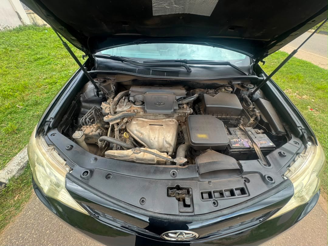 
								Belgium grade 2010/2011 Toyota Venza V6   Untampered engine and gear  Double panoramic roof  Thumb start  200k miles  Automatic boot  Belgium car seat  Going for 10.5m  Abuja deal full									