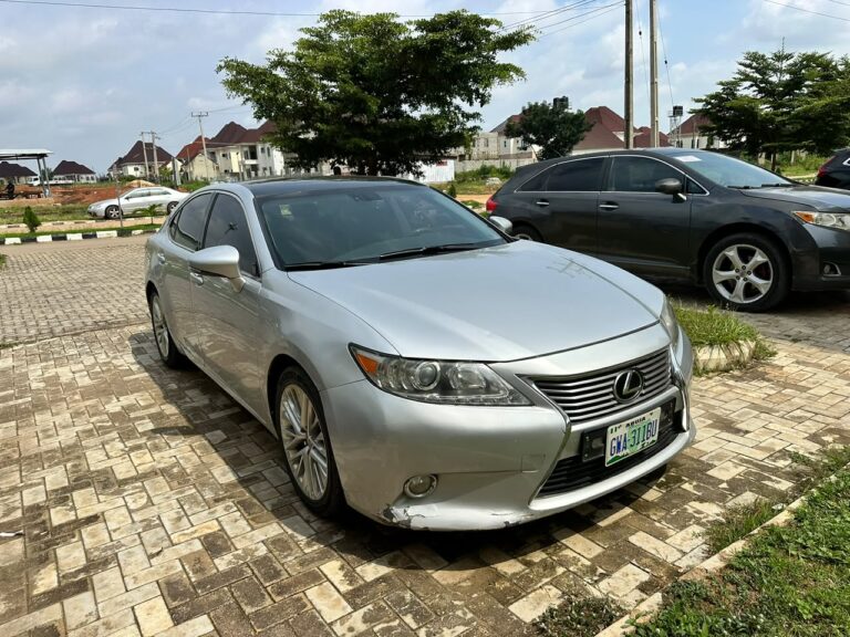 Few months used 2015 Lexus es350 with 79k mileage, first owner //first body paint // keyless entry// now going for 13m