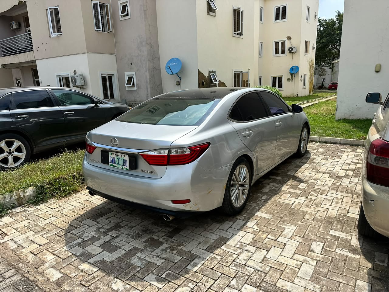 
								Few months used 2015 Lexus es350 with 79k mileage, first owner //first body paint // keyless entry// now going for 13m full									