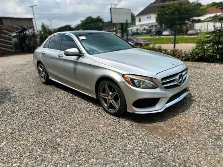 SUPER CLEAN FOREIGN USED MERCEDES BENZ C400 2015 MODEL WITH ORIGINAL CUSTOM DUTY   FULL OPTION  PANORAMIC ROOF,  AND MORE.  GOING FOR    💰28M 📍ABUJA GWARINPA