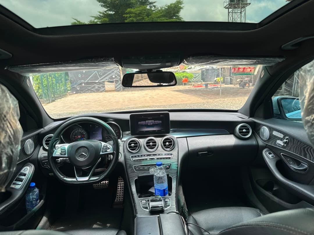 
								SUPER CLEAN FOREIGN USED MERCEDES BENZ C400 2015 MODEL WITH ORIGINAL CUSTOM DUTY   FULL OPTION  PANORAMIC ROOF,  AND MORE.  GOING FOR    💰28M 📍ABUJA GWARINPA full									