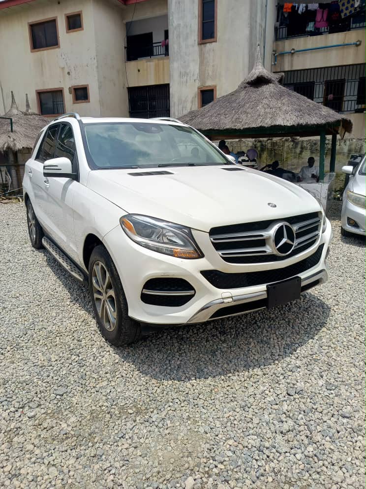 
								FOREIGN USED 2016 MERCEDES BENZ GLE350 WITH RECENT ORIGINAL CUSTOM DUTY SUNROOF AVAILABLE SELLING FOR 22.5M ABUJA  GWARINPA full									
