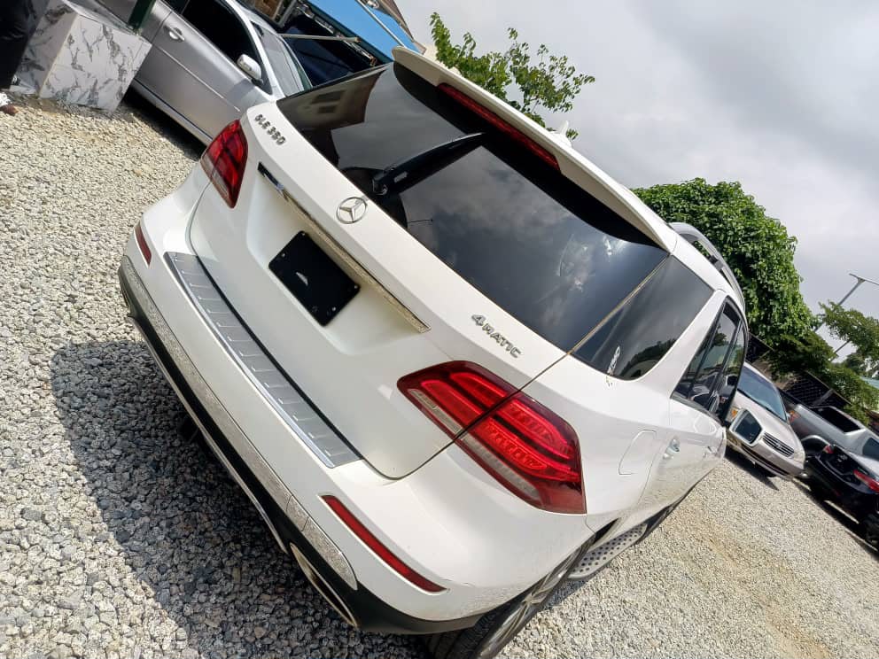 
								FOREIGN USED 2016 MERCEDES BENZ GLE350 WITH RECENT ORIGINAL CUSTOM DUTY SUNROOF AVAILABLE SELLING FOR 22.5M ABUJA  GWARINPA full									