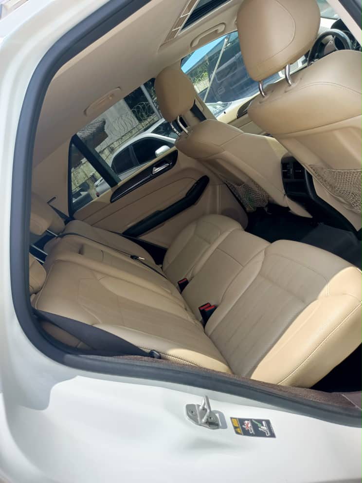 
								FOREIGN USED 2016 MERCEDES BENZ GLE350 WITH RECENT ORIGINAL CUSTOM DUTY SUNROOF AVAILABLE SELLING FOR 22.5M ABUJA  GWARINPA full									