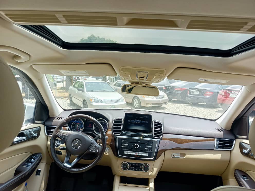 
								FOREIGN USED 2016 MERCEDES BENZ GLE350 WITH RECENT ORIGINAL CUSTOM DUTY SUNROOF AVAILABLE SELLING FOR 22.5M ABUJA  GWARINPA full									