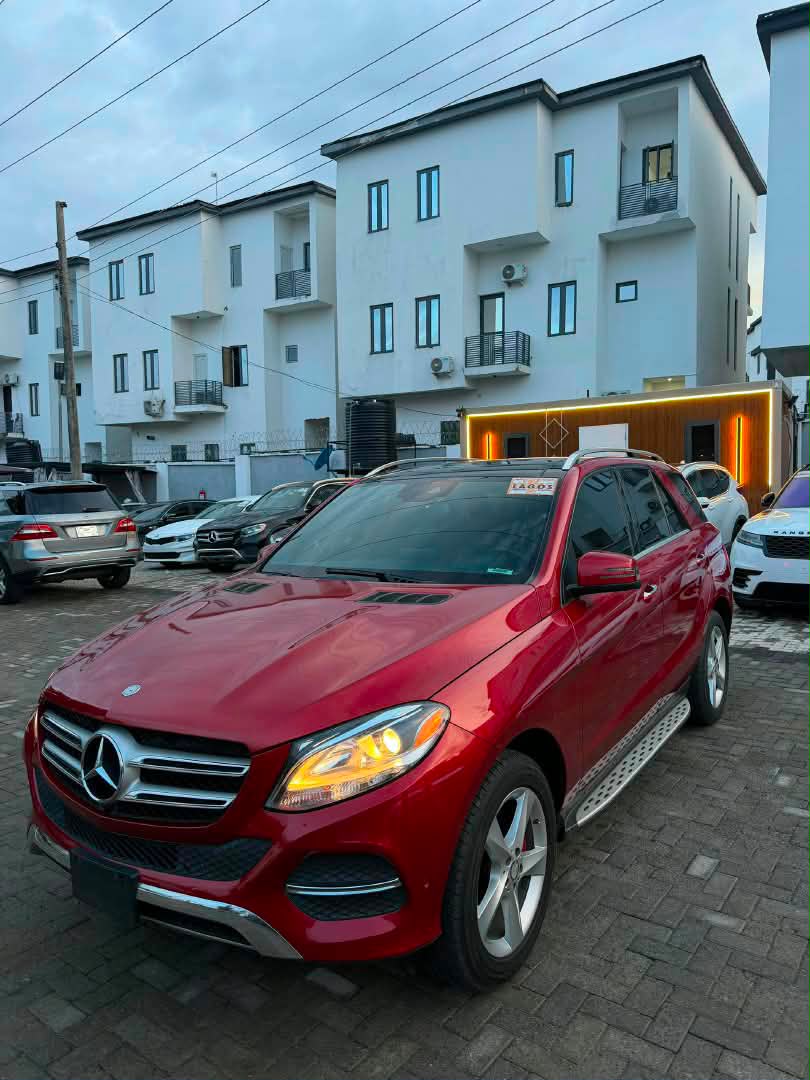 
								Direct Belgium 2016 Gle FULL OPTION WITH PANORAMIC ROOF, 360 camera.. 27.5M full									