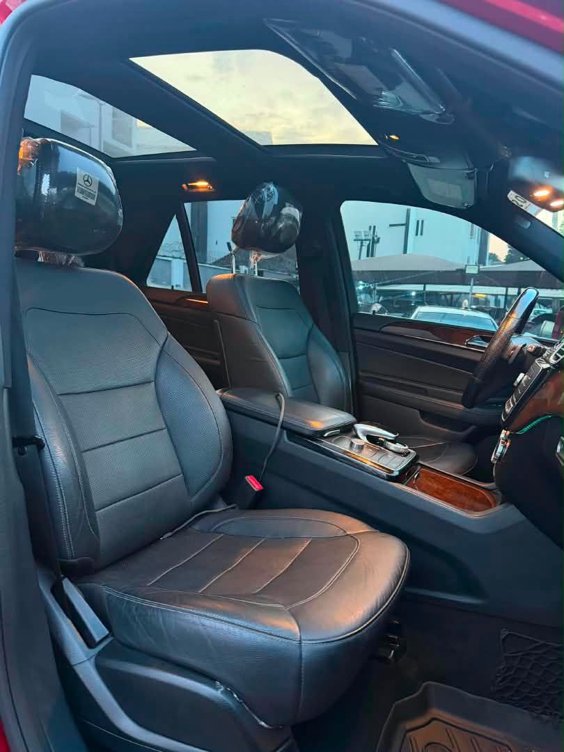 
								Direct Belgium 2016 Gle FULL OPTION WITH PANORAMIC ROOF, 360 camera.. 27.5M full									