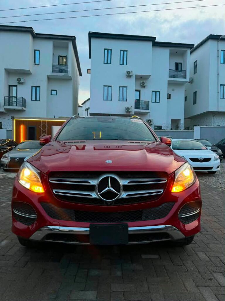 Direct Belgium 2016 Gle FULL OPTION WITH PANORAMIC ROOF, 360 camera.. 27.5M