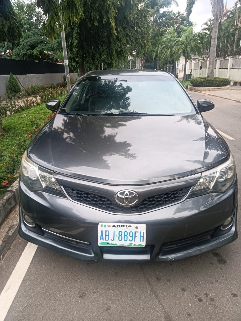 
								SUPER STANDARD TOYOTA CAMRY SE 2013MODEL BELGIUM GRADE PRICE 8.7m  BUYER SETTLE 200k LOCATION ABUJA matima full									