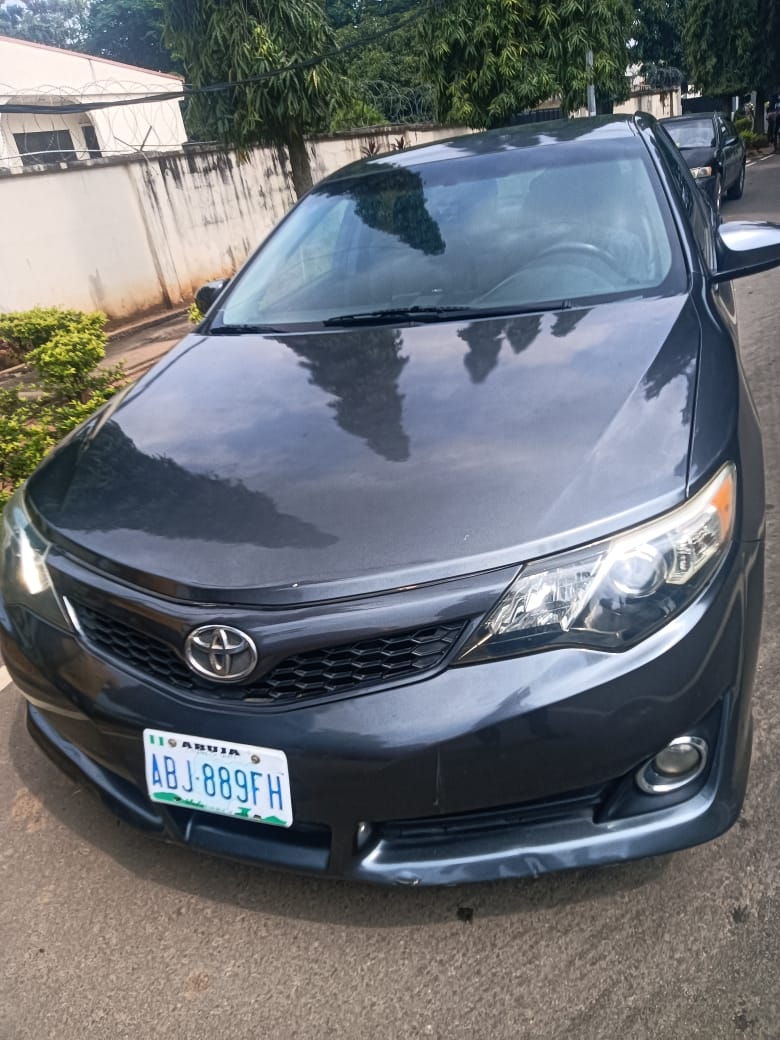
								SUPER STANDARD TOYOTA CAMRY SE 2013MODEL BELGIUM GRADE PRICE 8.7m  BUYER SETTLE 200k LOCATION ABUJA matima full									