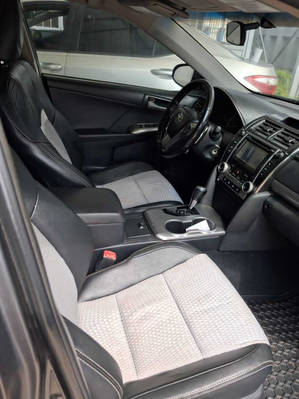 
								SUPER STANDARD TOYOTA CAMRY SE 2013MODEL BELGIUM GRADE PRICE 8.7m  BUYER SETTLE 200k LOCATION ABUJA matima full									