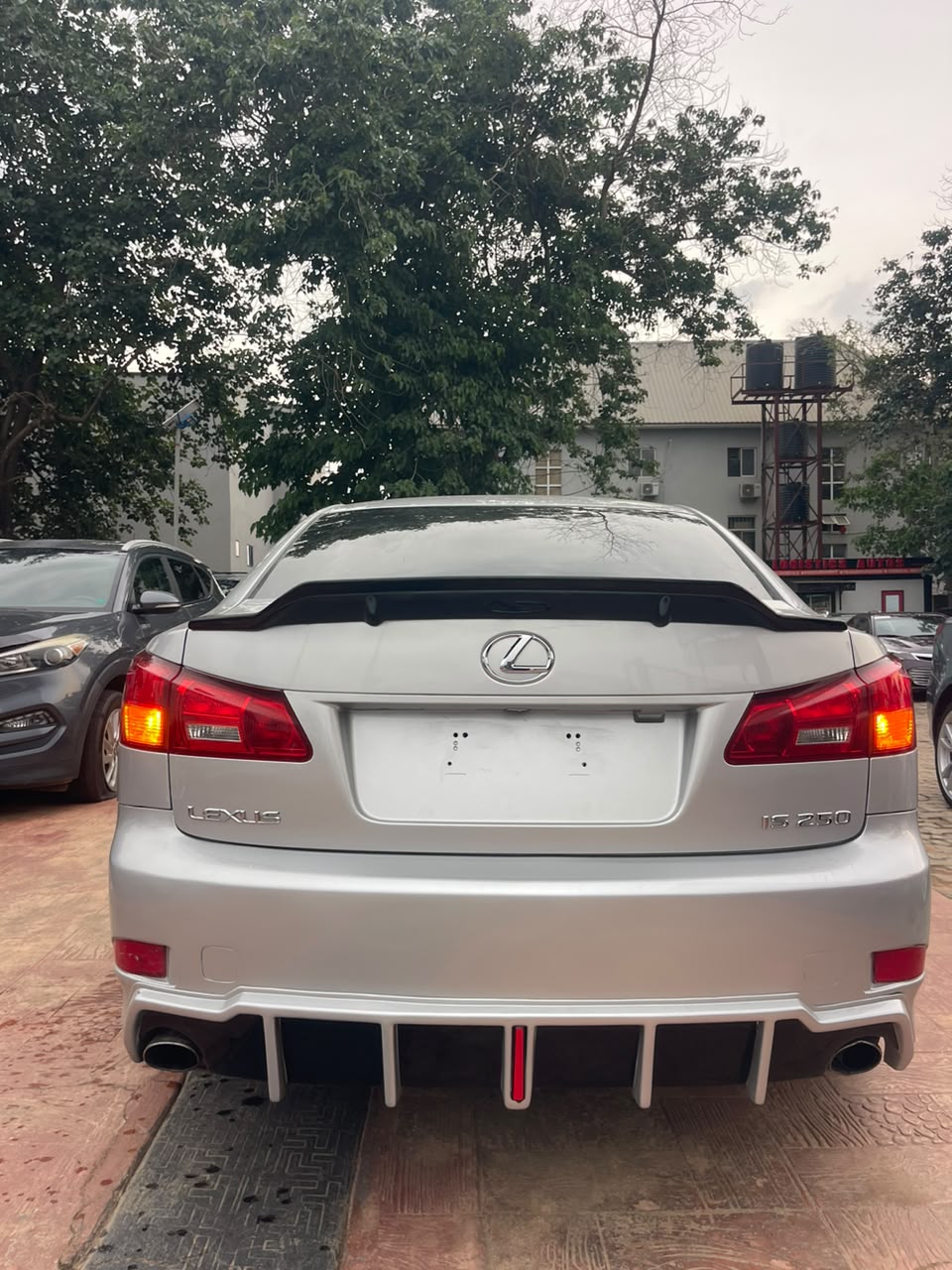 
								2010 Belgium standard is250 upgraded with untampered engine and gear AC chilling 9.7m owner 200k sambo full									