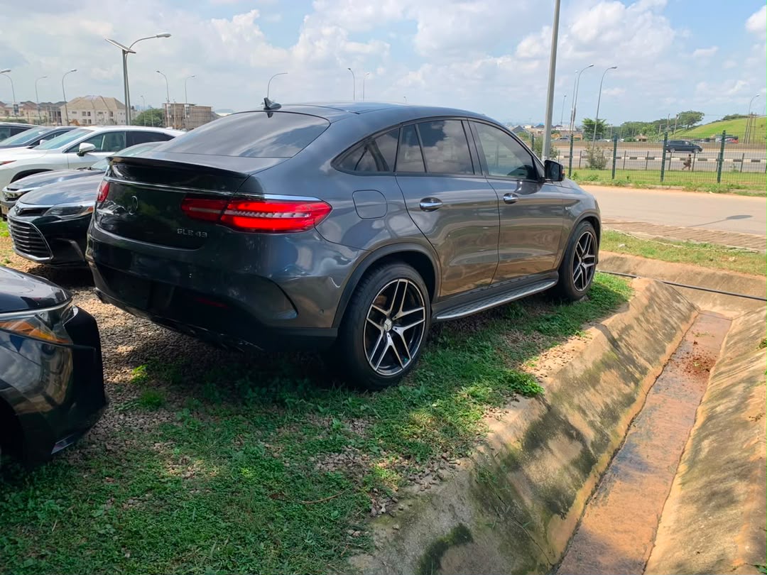 
								2018 fullest options GLE43 AMG with original duty buy and drive 59m owner 1.5m sambo full									