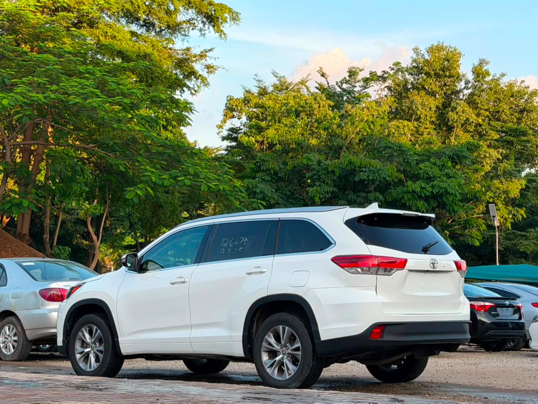 
								New Arrival ‼️   ✨ Super Clean Direct Belgium 2016 Toyota Highlander with Untempered System  Price 26.5m Location 📍 Abuja deal full									