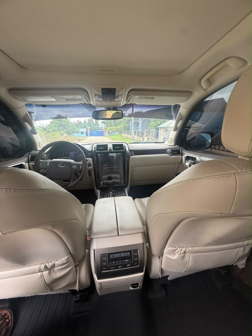 
								Super Distress 2015 Lexus Gx460 with 360 camera and Freezer box for just 33m Abuja full									