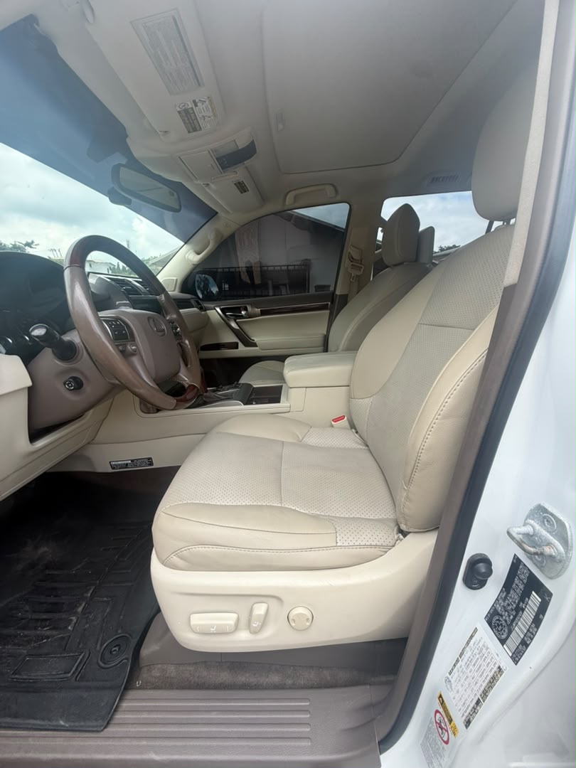 
								Super Distress 2015 Lexus Gx460 with 360 camera and Freezer box for just 33m Abuja full									