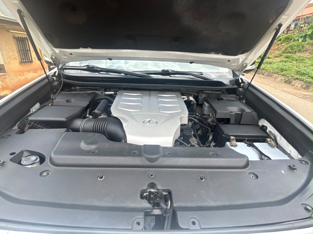 
								Super Distress 2015 Lexus Gx460 with 360 camera and Freezer box for just 33m Abuja full									