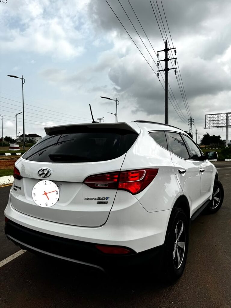 Giveaway Deal‼️‼️‼️ Foreign Used Limited 2015 Hyundai Santafe (Sport 2.0T) car is in pristine condition (AWD) fullest option (Keyless Full Pano & Power Booth) with original 2026 entry duty going for just 18.5m Net with sambo Lugbe Abuja📍 ZERO CHAIN DEAL