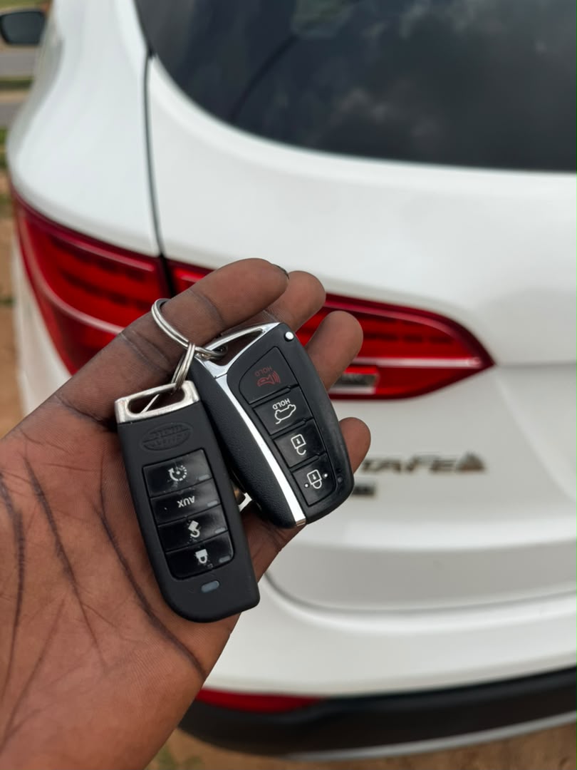 
								Giveaway Deal‼️‼️‼️ Foreign Used Limited 2015 Hyundai Santafe (Sport 2.0T) car is in pristine condition (AWD) fullest option (Keyless Full Pano & Power Booth) with original 2026 entry duty going for just 18.5m Net with sambo Lugbe Abuja📍 ZERO CHAIN DEAL full									