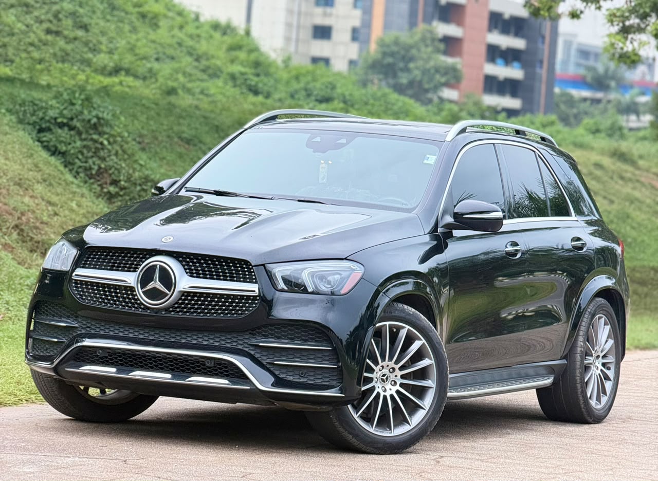 
								2022 Mercedes-Benz GLE450 🔥  Luxury. Power. Class. 🇩🇪✨  80M OnLy💰 custom duty  Clean, premium and ready to turn heads.  AbuJa LoKaTioN full									