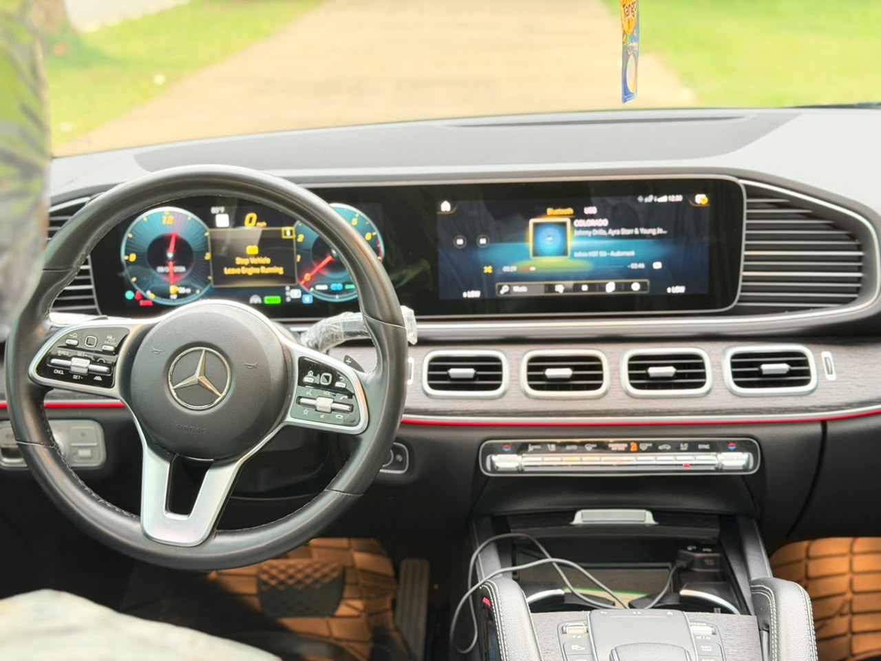 
								2022 Mercedes-Benz GLE450 🔥  Luxury. Power. Class. 🇩🇪✨  80M OnLy💰 custom duty  Clean, premium and ready to turn heads.  AbuJa LoKaTioN full									