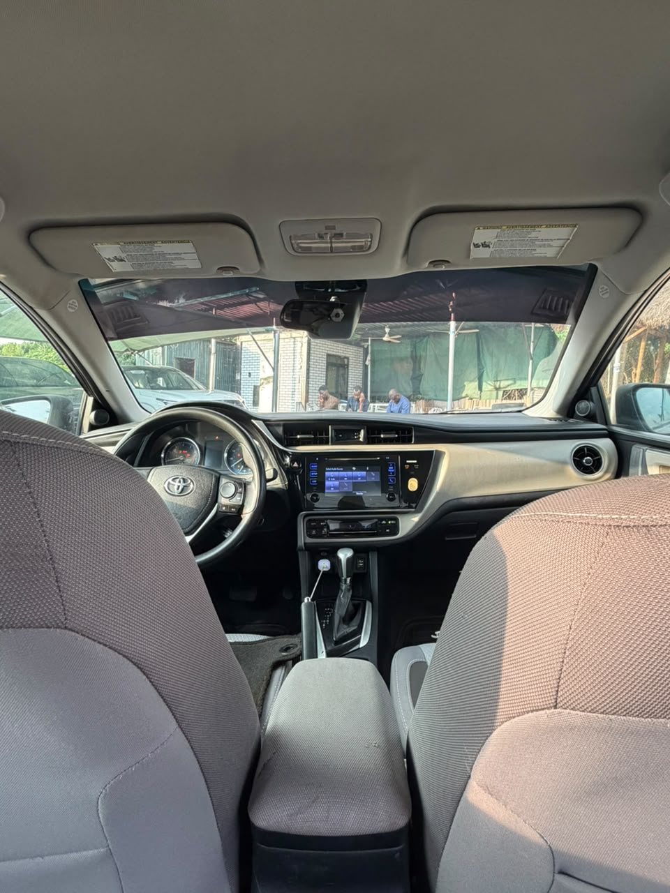 
								Extremely Clean Used Toyota Corolla LE 2017 for just 10.5M Abuja full									