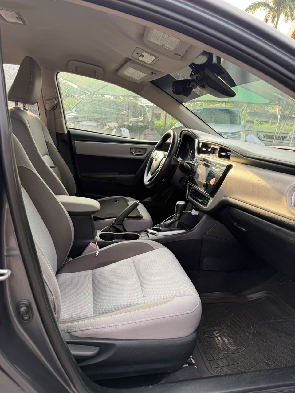 
								Extremely Clean Used Toyota Corolla LE 2017 for just 10.5M Abuja full									