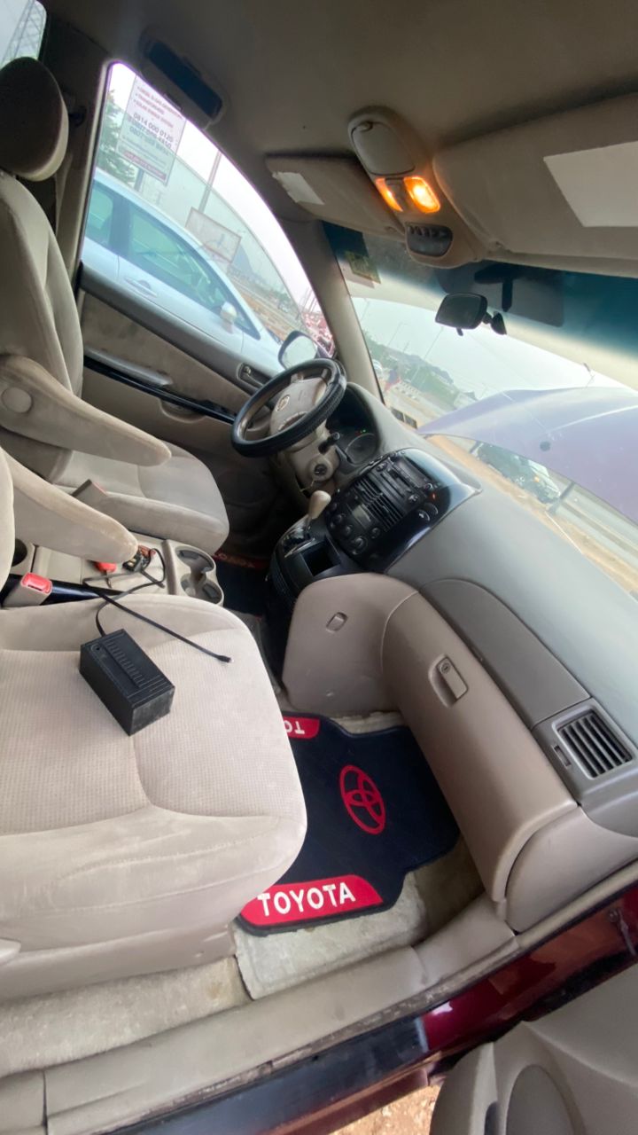 
								A very Sound 2005 Toyota Sienna with sound  Engine, Gear and Ac. Car with me in Abuja for 5M Slightly negotiable on inspection.  Buyer settle 100k ABUJA full									