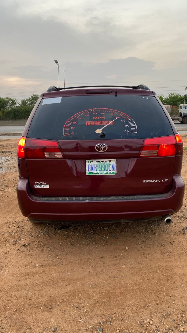 
								A very Sound 2005 Toyota Sienna with sound  Engine, Gear and Ac. Car with me in Abuja for 5M Slightly negotiable on inspection.  Buyer settle 100k ABUJA full									