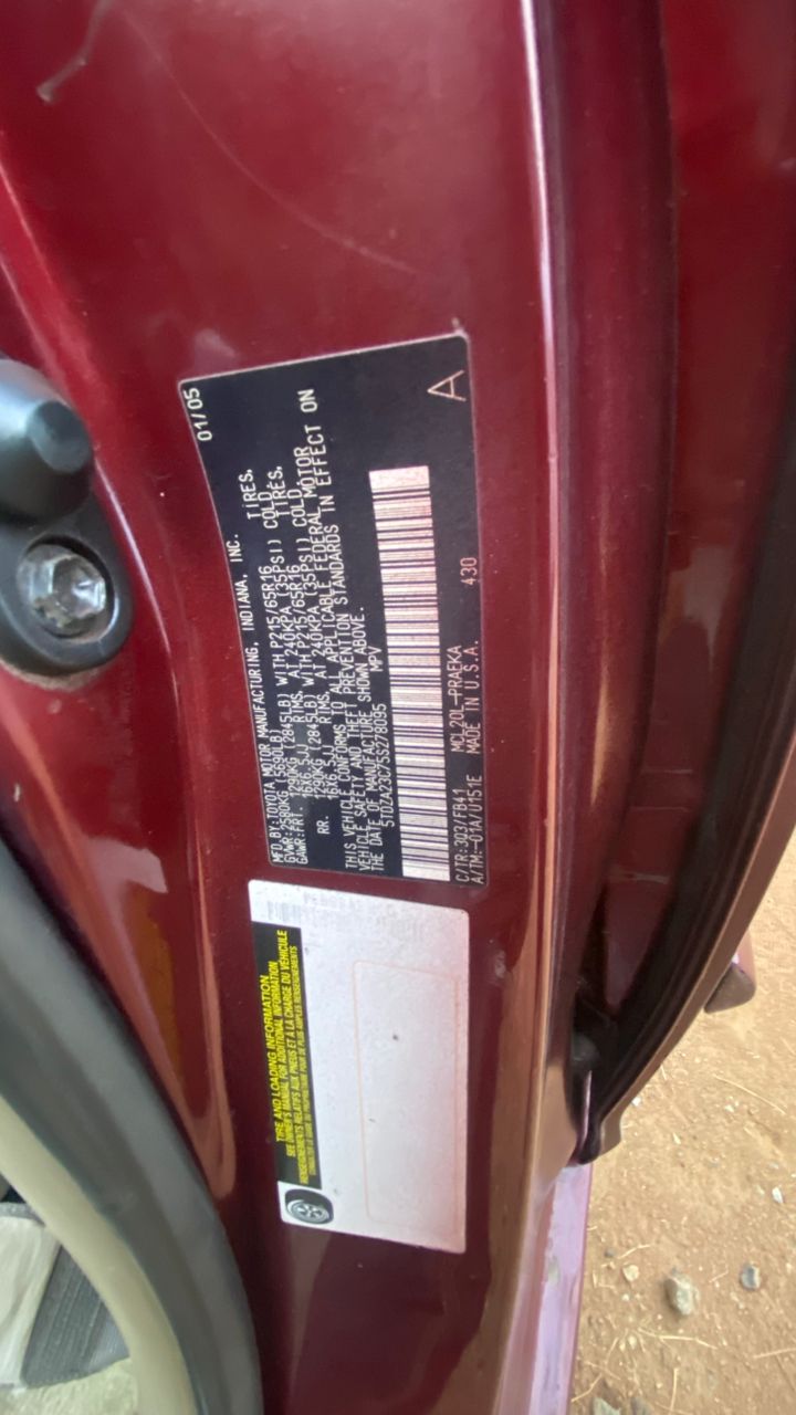 
								A very Sound 2005 Toyota Sienna with sound  Engine, Gear and Ac. Car with me in Abuja for 5M Slightly negotiable on inspection.  Buyer settle 100k ABUJA full									