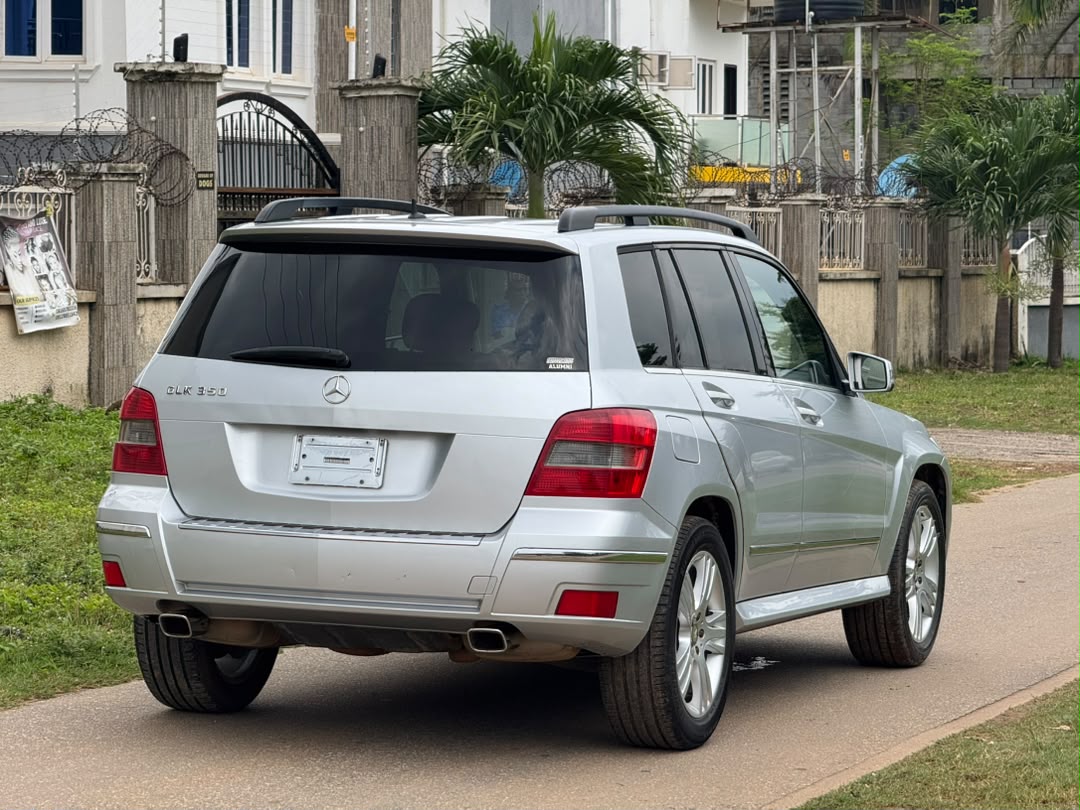 
								Super Distres 🚨🤍Direct Belgium M-Benz GLK 2011 with original custom duty everything fresh nd clean going for 12.5 full									