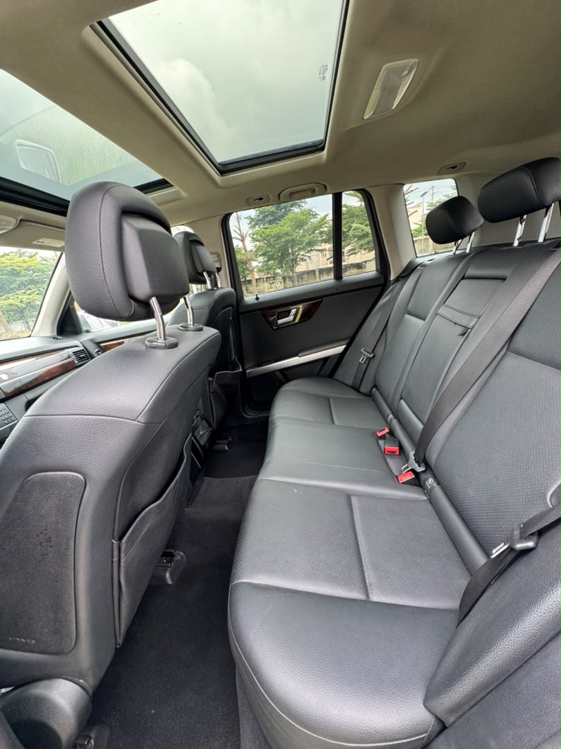 
								Super Distres 🚨🤍Direct Belgium M-Benz GLK 2011 with original custom duty everything fresh nd clean going for 12.5 full									