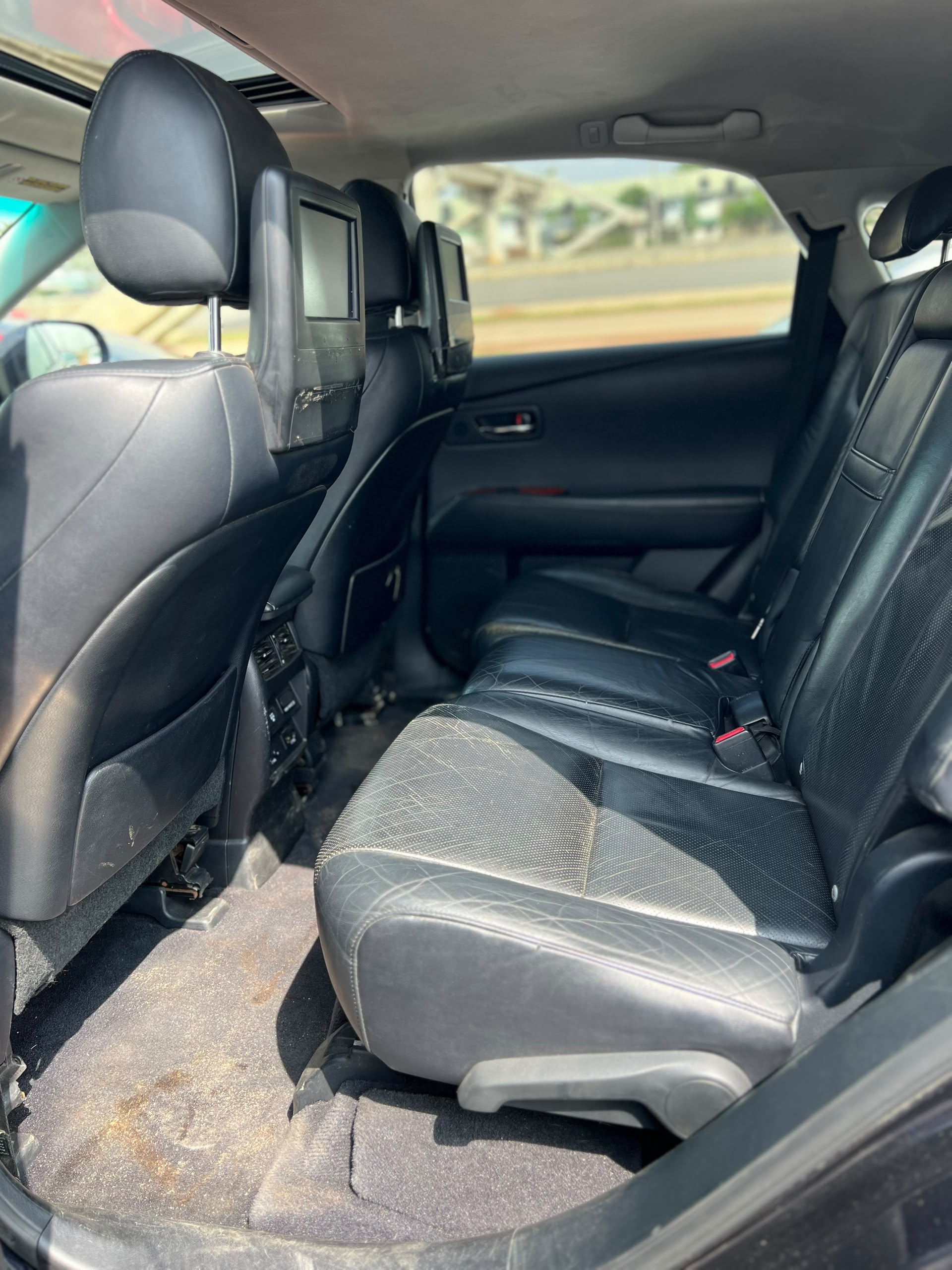 
								Distress Sales ‼️‼️  ✨2010 Lexus Rx-450h Hybrid With Original Custom Duty Going For || 💥13.5M. FOREIGN USED 🌸  Location: Games Village Abuja full									