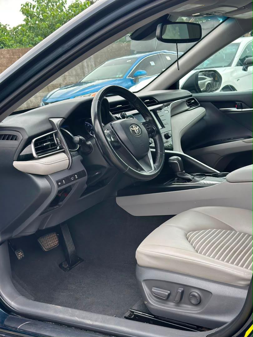 
								Foreign Used Toyota Camry 2020 SE for just 26M Abuja full									