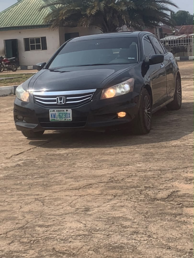 
								Honda accord 09 Untempered engine and gear  Ac chilling  Very neat and clean interior and exterior  Four new Tyres   With custom paper  4m settlement 100k Abuja full									