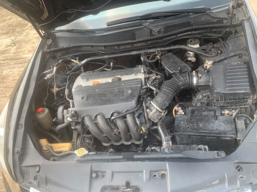 
								Honda accord 09 Untempered engine and gear  Ac chilling  Very neat and clean interior and exterior  Four new Tyres   With custom paper  4m settlement 100k Abuja full									