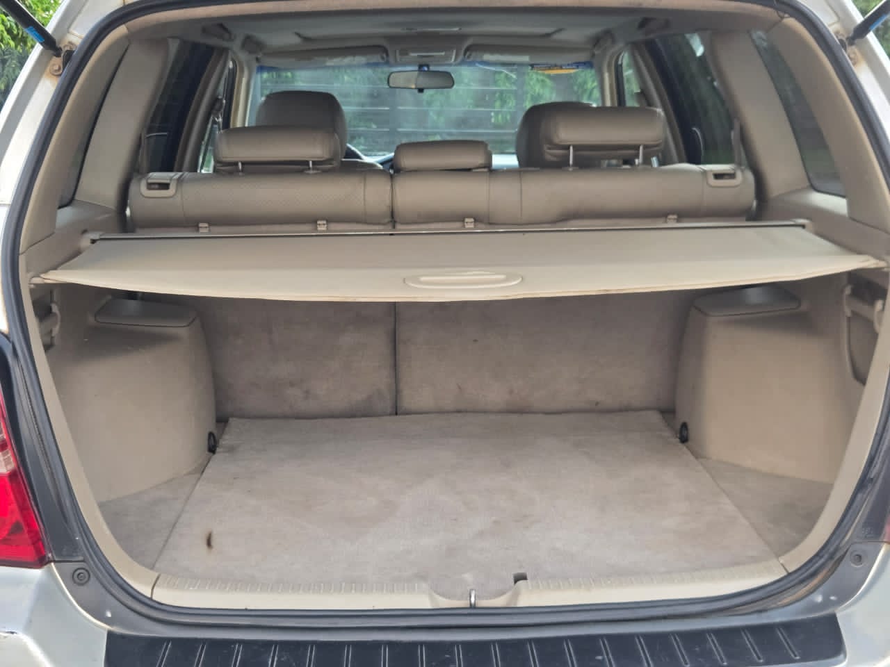 
								Super Sharp First body  Toyota Highlander 2004 With Untampered Engine and gear box (Iron gasket) AC chilling  Interior is clean 💯 New tyres  4.5M ABUJA full									