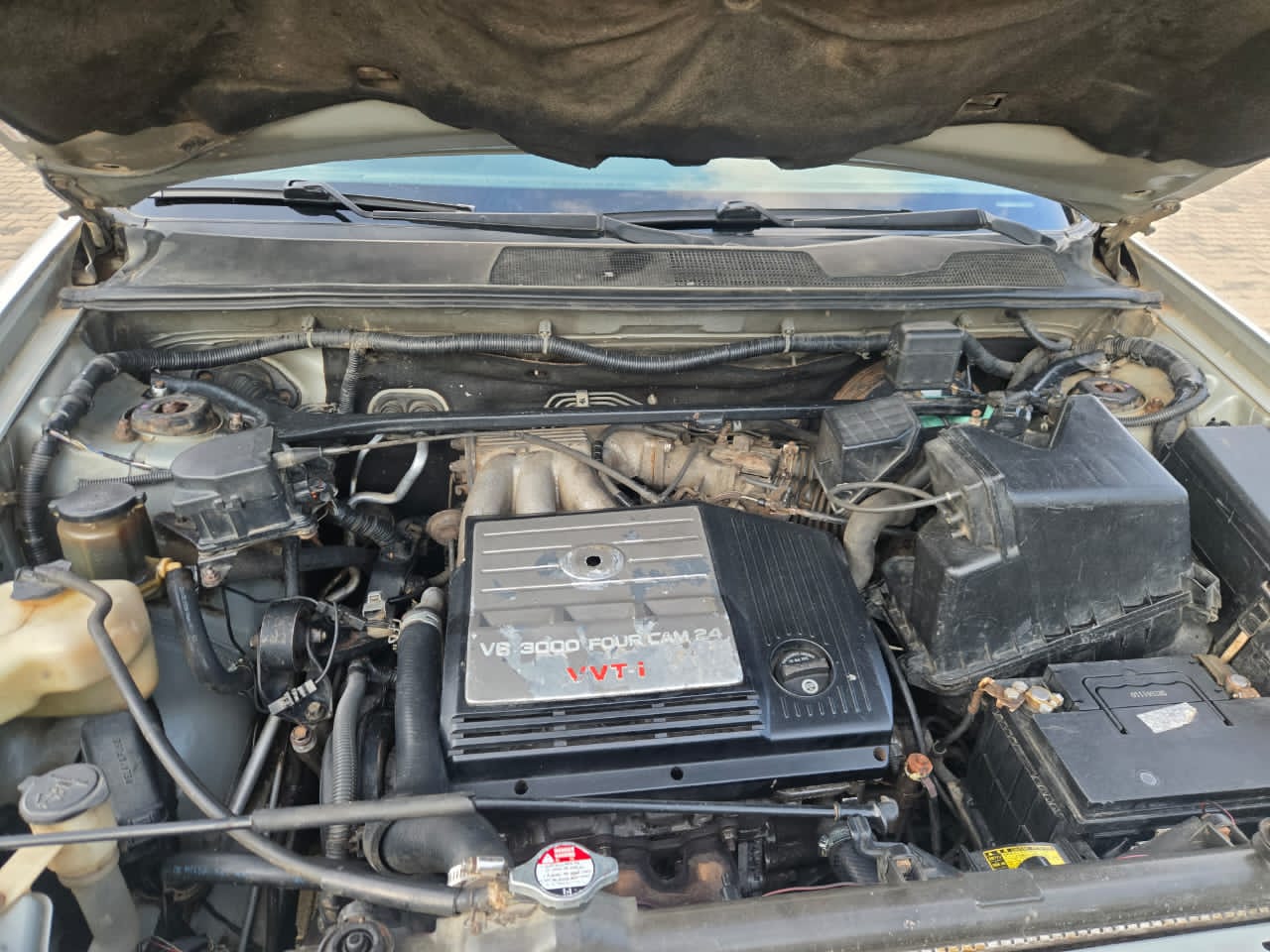 
								Super Sharp First body  Toyota Highlander 2004 With Untampered Engine and gear box (Iron gasket) AC chilling  Interior is clean 💯 New tyres  4.5M ABUJA full									