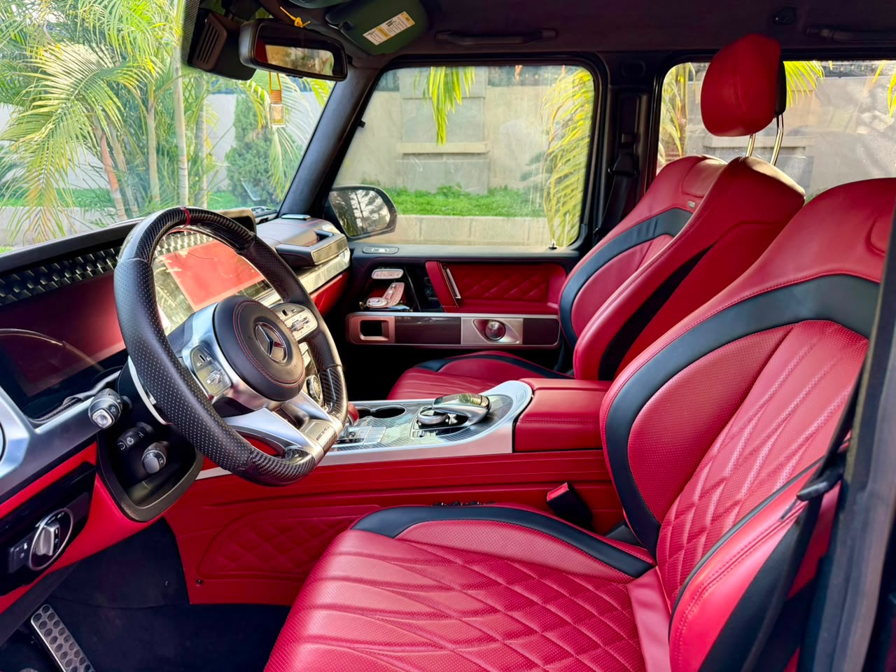 
								Giveaway Deal‼️‼️‼️ Belgium Standard (Carefully Used) Mercedes Benz G63 2014 AMG with Original duty✅ going for just 66.5M  Net with sambo owners house Jabi Abuja📍 ZERO CHAIN DEAL full									