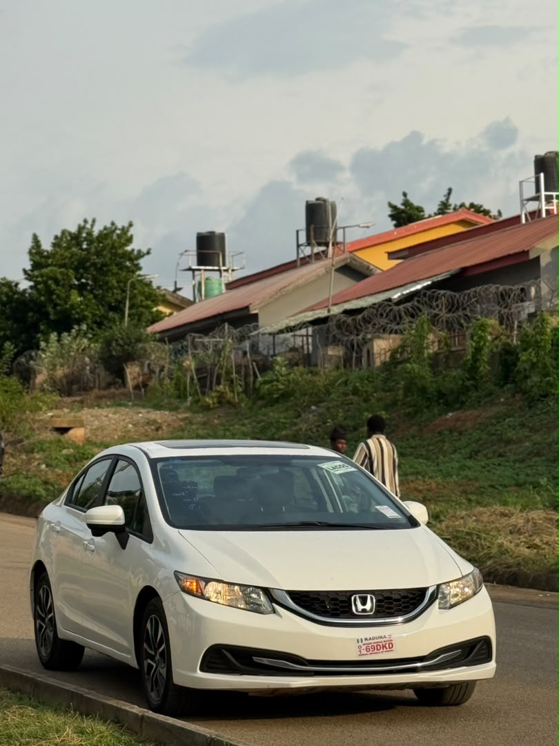 
								Good Deal    Distress Sell Foreign Used Honda Civic 2016 Keyless Fullest Options for just 10.9m  Abuja full									